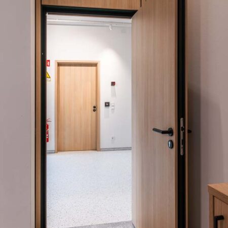 OLB Bremen - Trennwand mit Holzbestandteilen