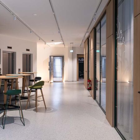 OLB Bremen - Trennwand mit Holzbestandteilen